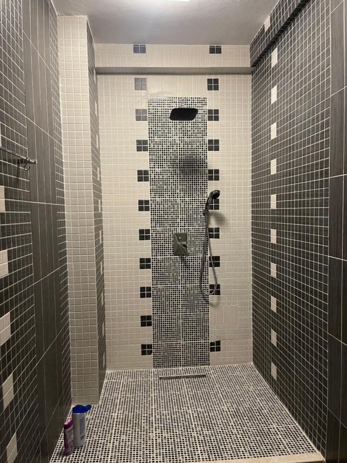 Albjona Guesthouse 티라나 외부 사진