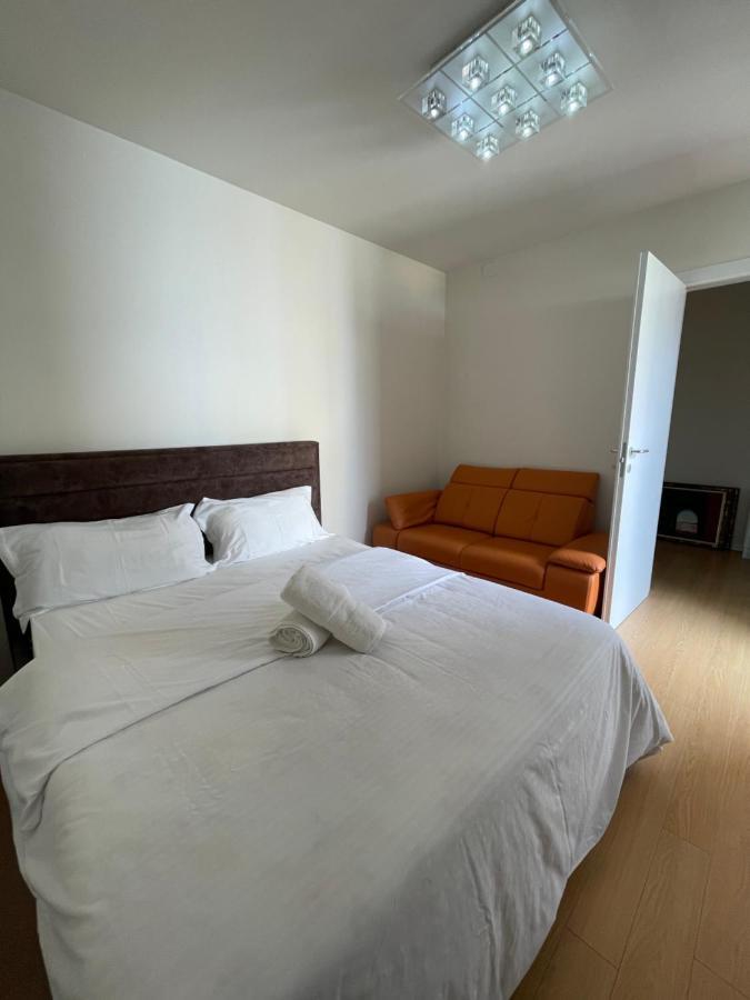Albjona Guesthouse 티라나 외부 사진