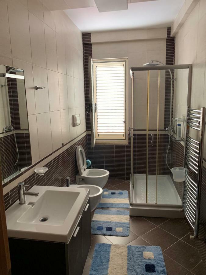 Albjona Guesthouse 티라나 외부 사진